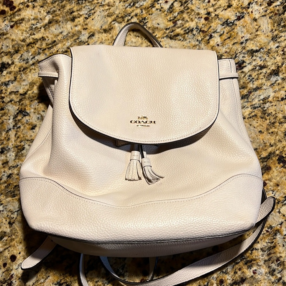 Wonderful condition off-white Coach bag